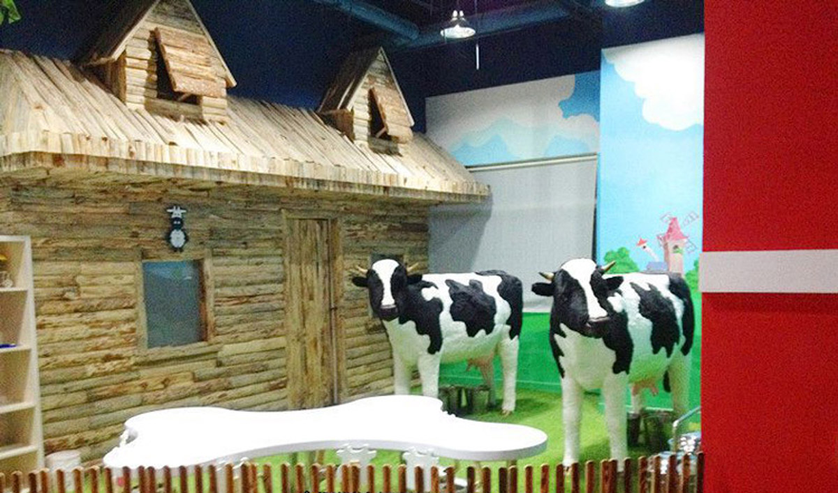 上海市AR戒毒儿童体验馆专用仿真奶牛